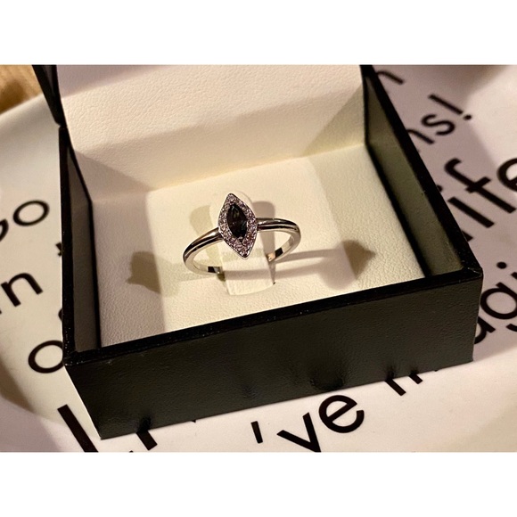 Two Beautiful Unique Rings - Picture 3 of 8